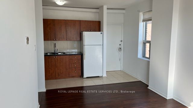 3 - 1434 Queen Street