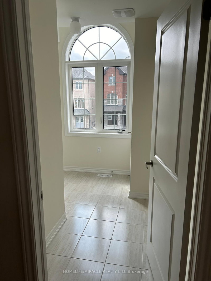 2547 Hibiscus Dr, Pickering, L1X 0M6 | Image 3