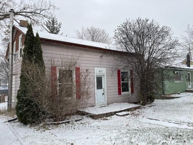 home for lease on 427 Brock Street