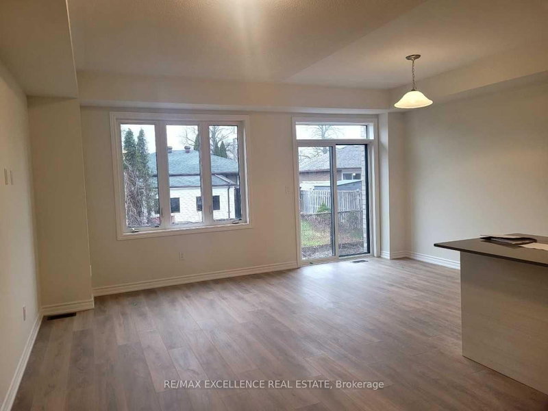 300 Okanagan Path, Oshawa, L1H 0A7 | Image 3