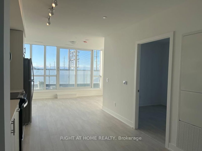 307 - 2545 Simcoe St N, Oshawa, L1H 7K4 | Image 3