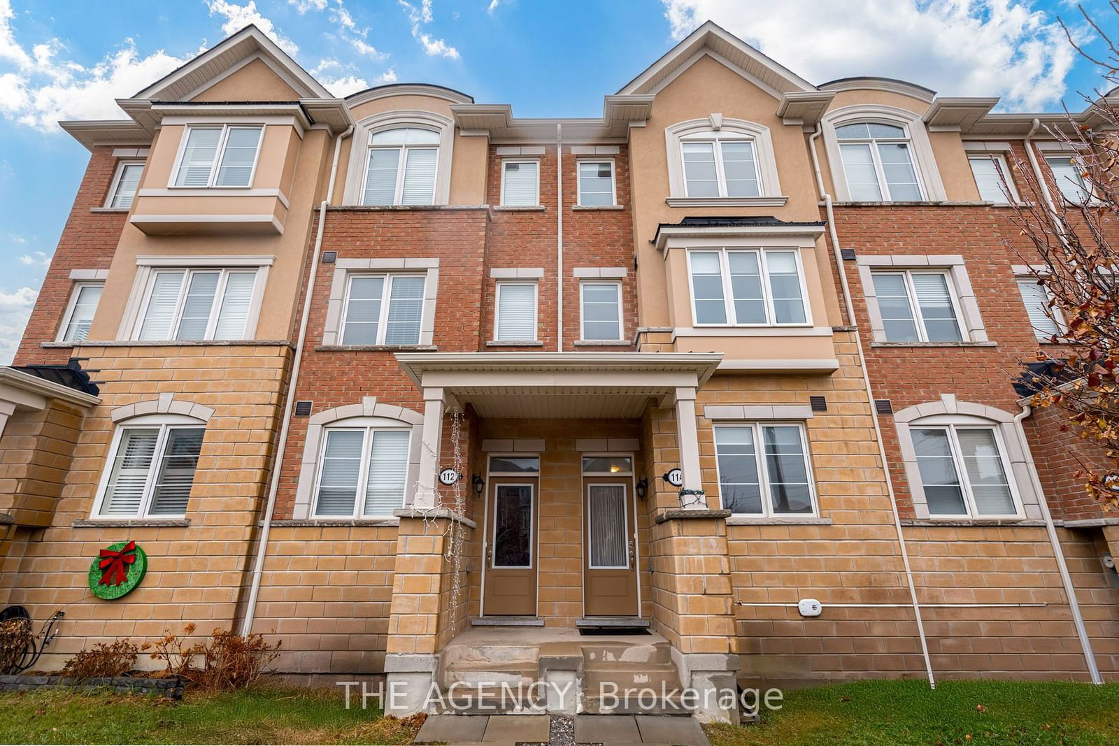 Townhouse for sale at 114 Cleanside Road, Toronto, Clairlea-Birchmount, M1L 2C1 - MLS: E11889428