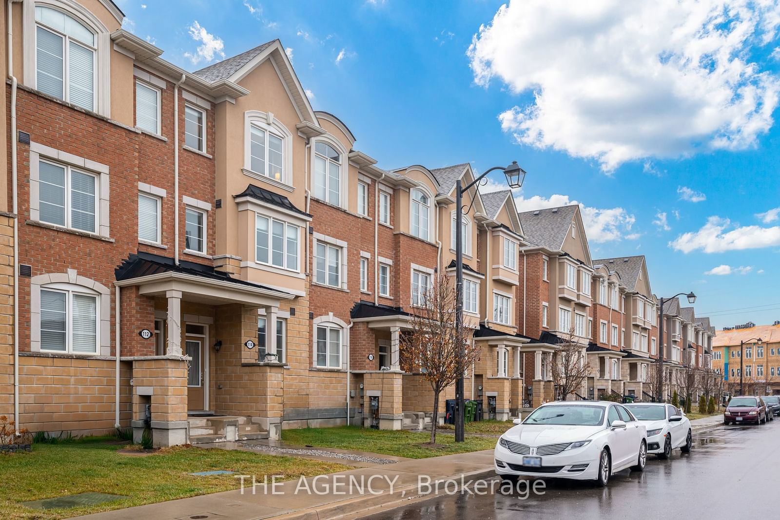 Townhouse for sale at 114 Cleanside Road, Toronto, Clairlea-Birchmount, M1L 2C1 - MLS: E11889428