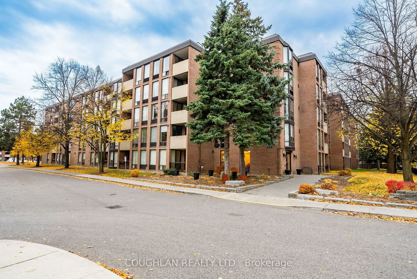 Building in 1525 Diefenbaker Court