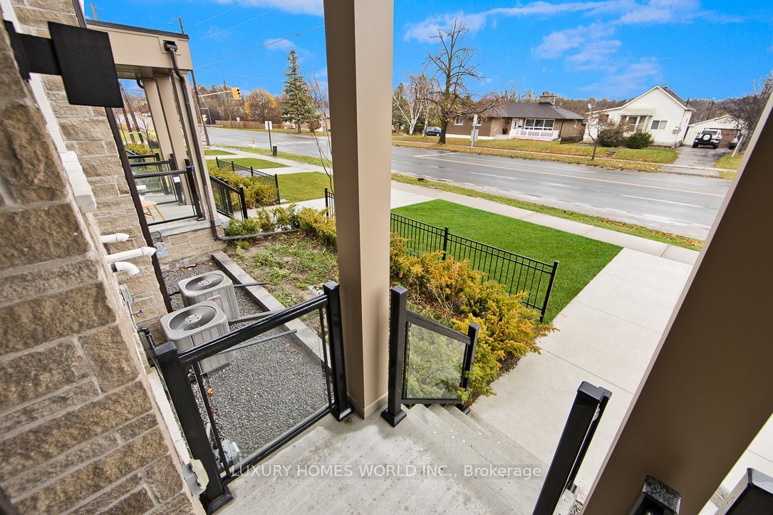 Townhouse for sale at 450 Okanagan Path, Oshawa, Donevan, L1H 0B1 - MLS: E11892138