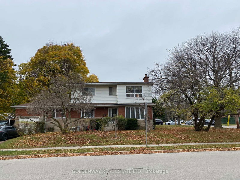home for sale on 2 Lauralynn Crescent
