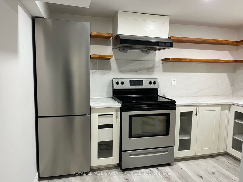 B - 38 Wishing Well Dr, Toronto, M1T 1J1 | Image 2