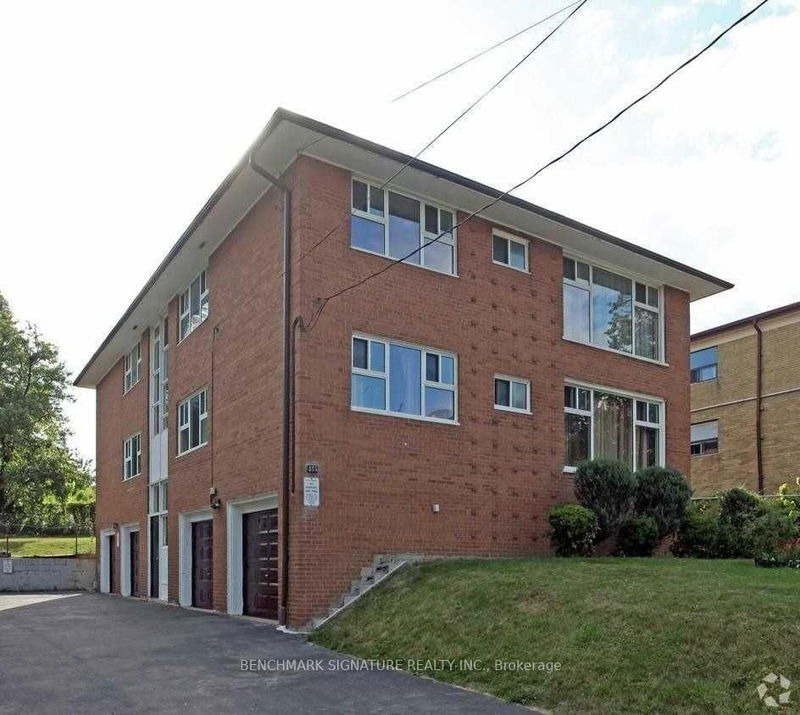 home for lease on Upper4-575 Birchmount Road