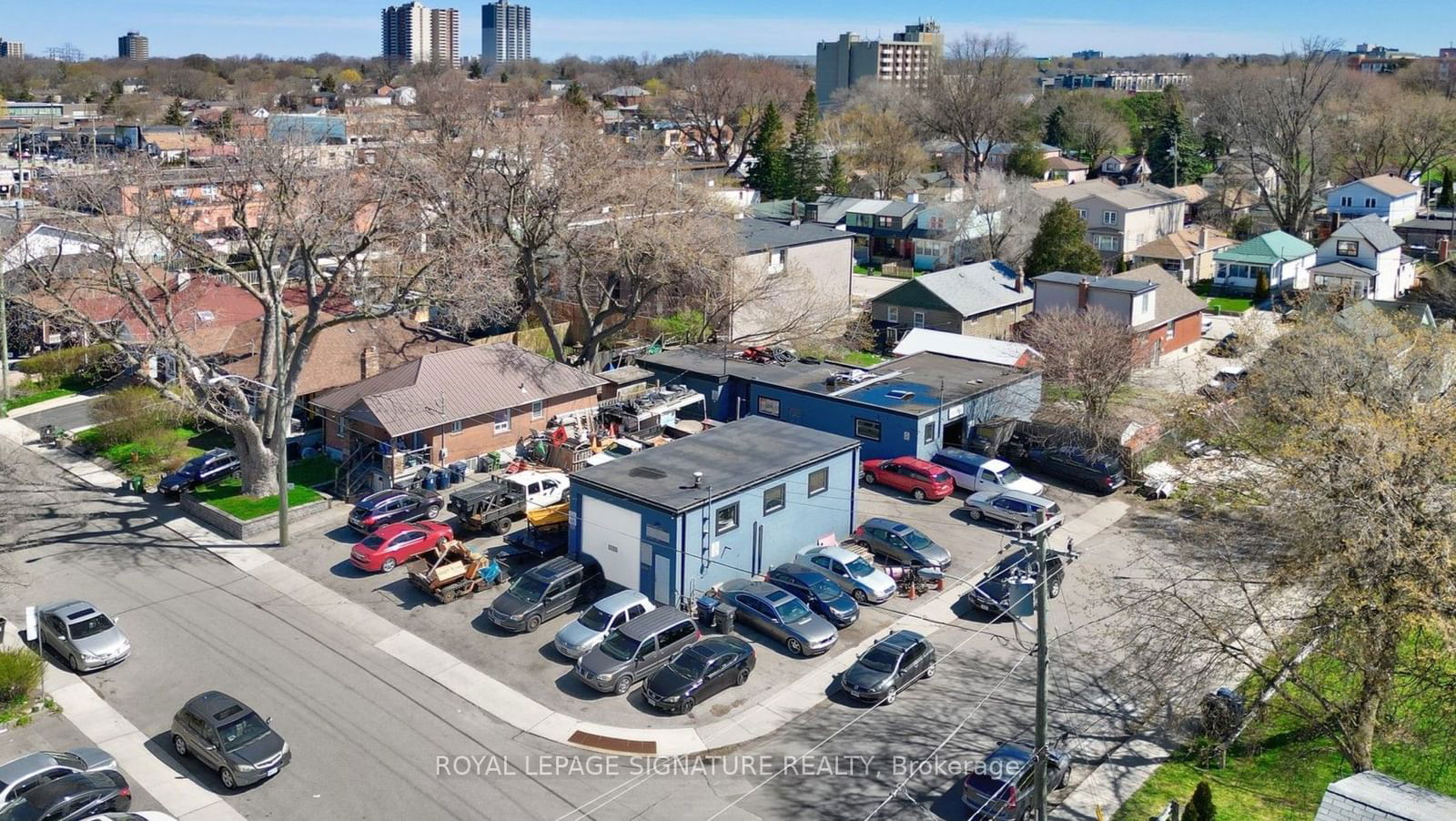 Building at 3 Elward Boulevard, Toronto, Oakridge