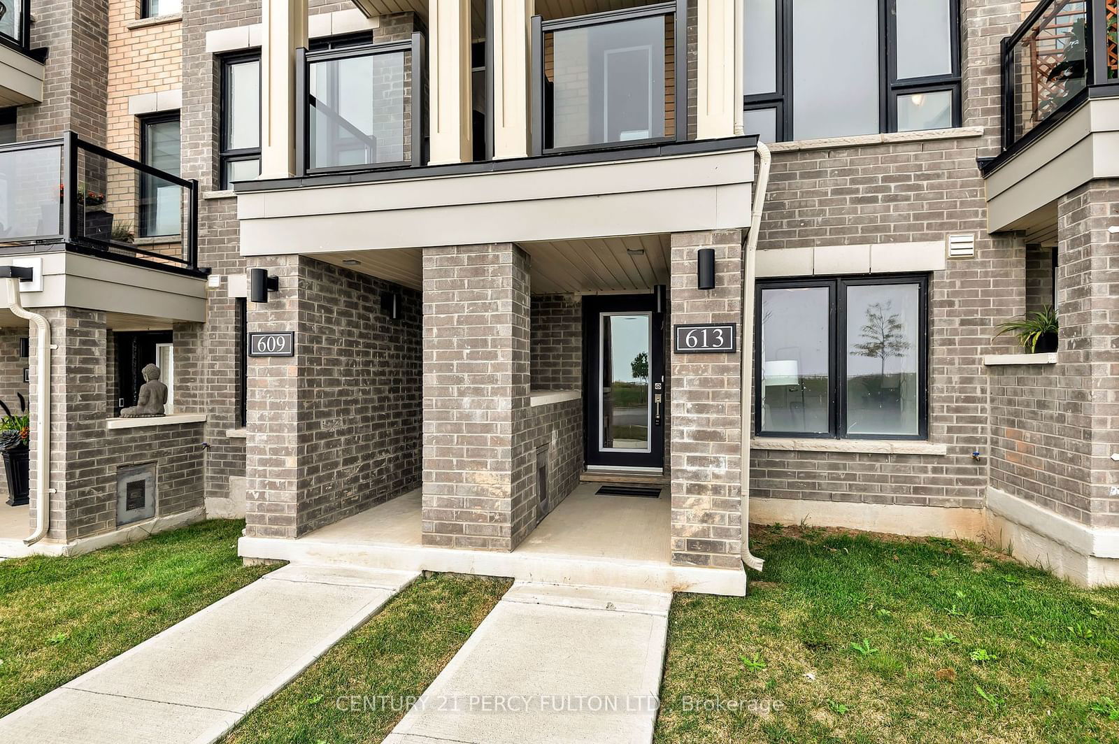 Townhouse for sale at 613 Port Darlington Road, Clarington, Bowmanville, L1C 3K5 - MLS: E11898250