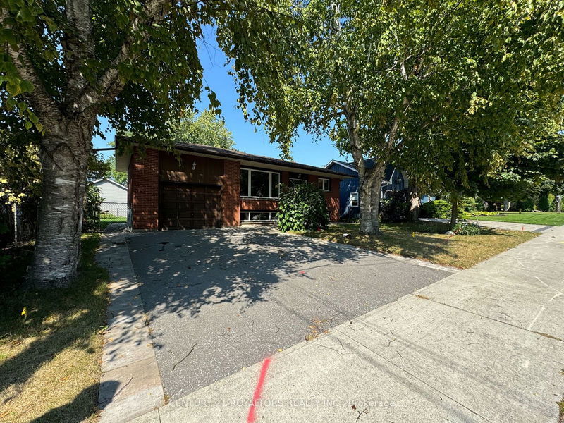 home for lease on 404 Trent Street W