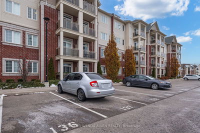 Unit 211 — 84 Aspen Springs Dr, Clarington - Bowmanville image-0-3