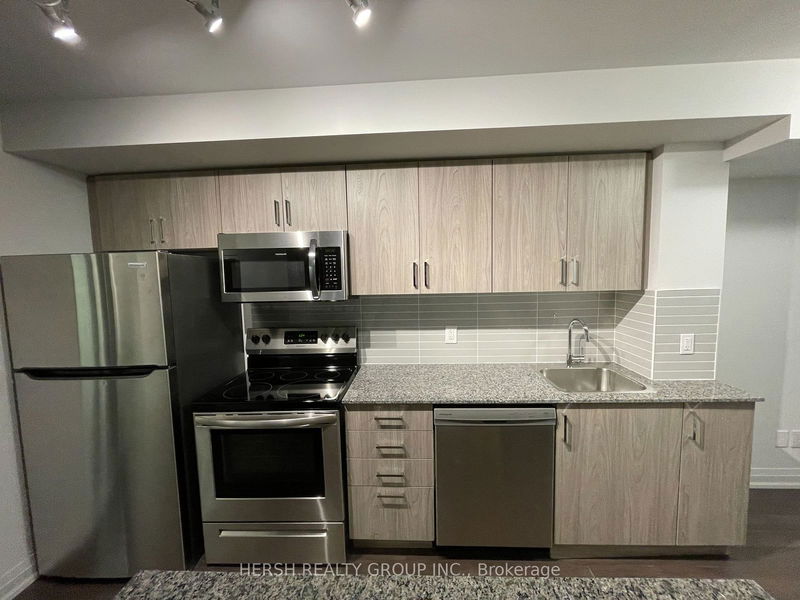 home for lease on 228-20 Meadowglen Place