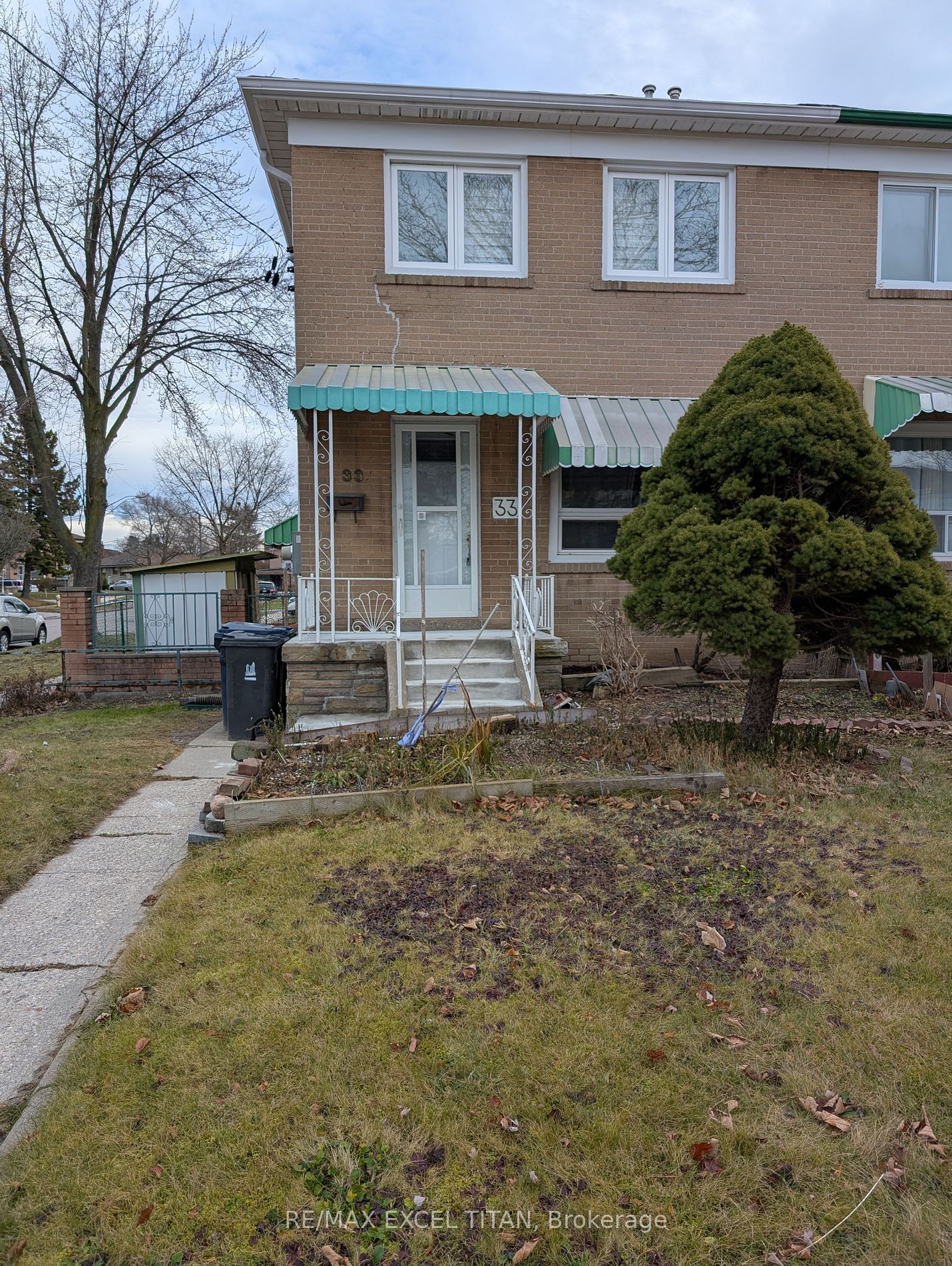 Semi-Detached House leased at 33 Birkdale Road, Toronto, Bendale, M1P 3R3 - MLS: E11902422