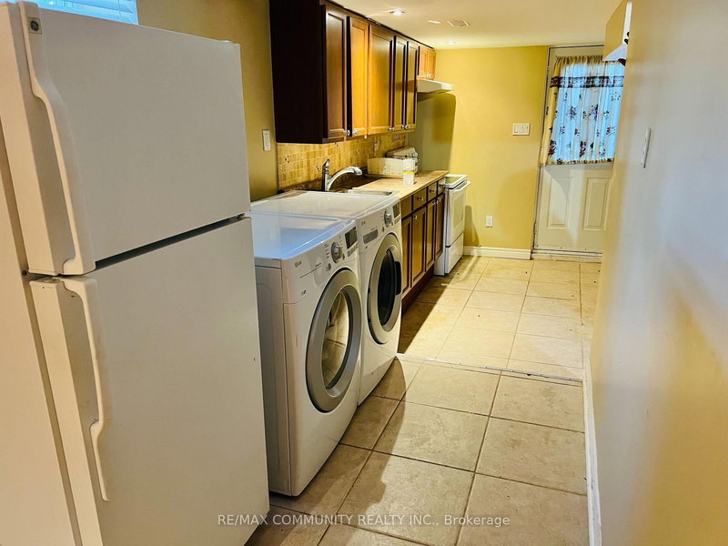 Bsmt - 136 Prohill St, Pickering, L1V 2G8 | Image 3