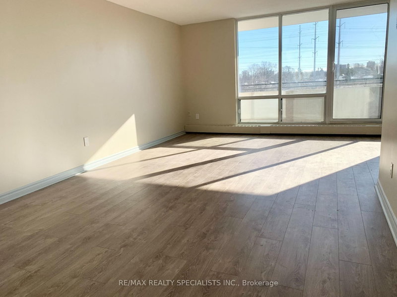 309 - 101 Prudential Dr, Toronto, M1P 4S5 | Image 2