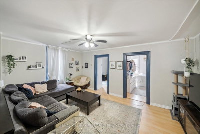 219 Cochrane Street — more photos