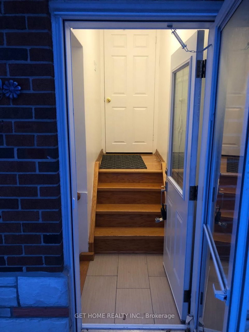 Bsmt - 70 Moraine Hill Dr, Toronto, M1T 2A2 | Image 2