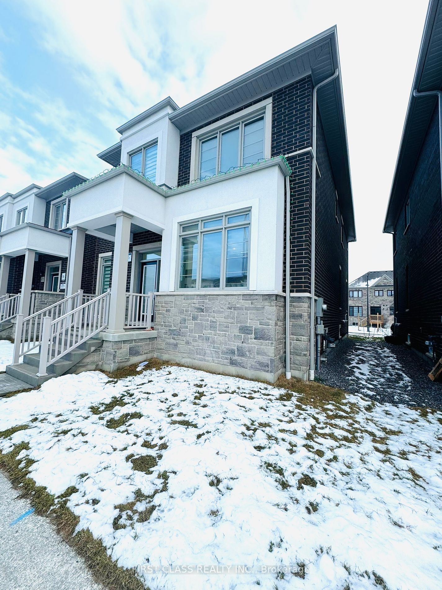 Townhouse sold at 475 TWIN STREAMS Road, Whitby, Rural Whitby, L1P 0P6 - MLS: E11902830