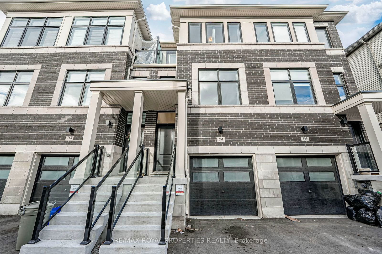 Townhouse sold at 784 Eddystone Path, Oshawa, Donevan, L1H 0A7 - MLS: E11903393