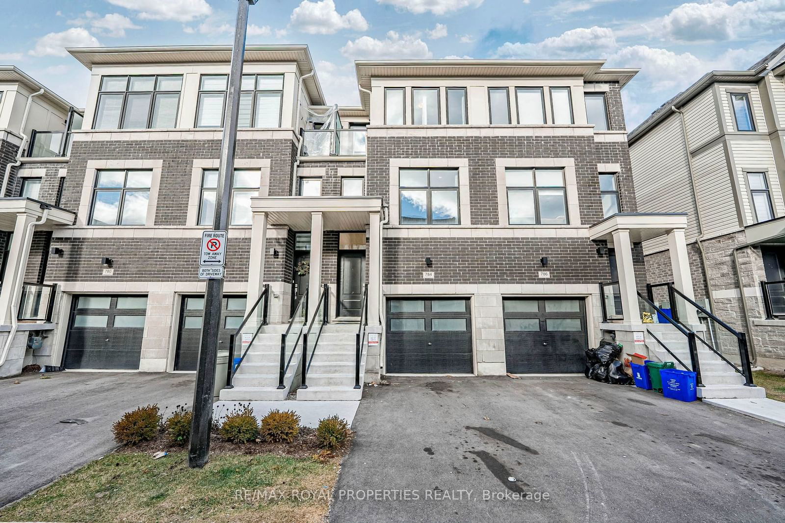 Townhouse sold at 784 Eddystone Path, Oshawa, Donevan, L1H 0A7 - MLS: E11903393