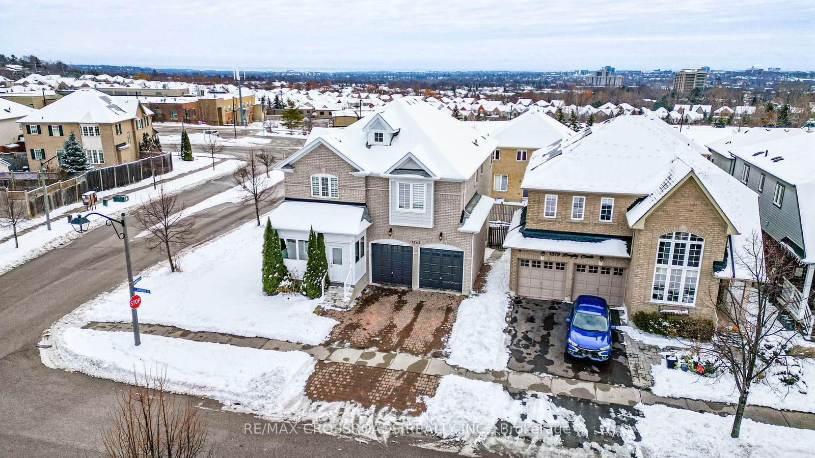 Building at 1383 Langley Circle, Oshawa, Pinecrest