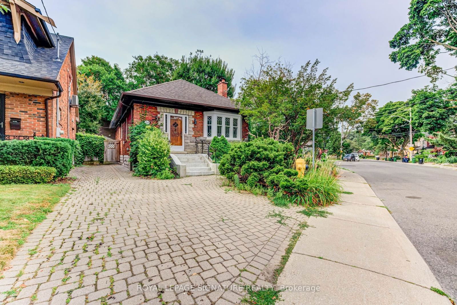 Building at 81 Hopedale Avenue, Toronto, Broadview North