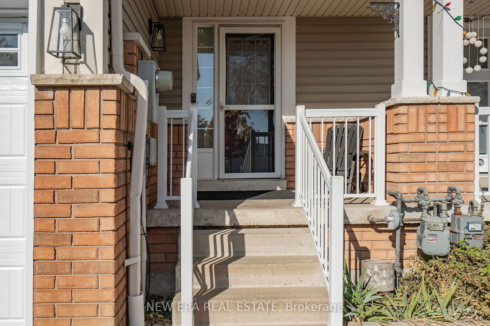 Townhouse leased at 302 Swindells Street, Clarington, Bowmanville, L1C 5G9 - MLS: E11906528