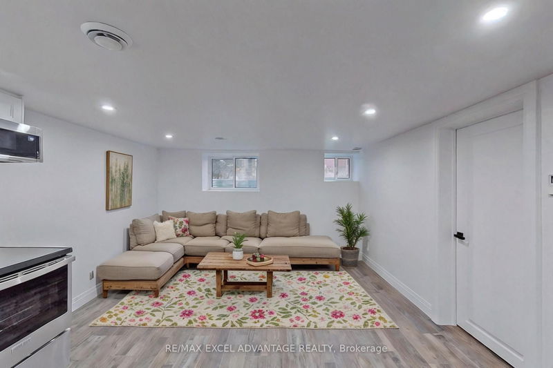 home for lease on Lower-45 Central Park Boulevard N