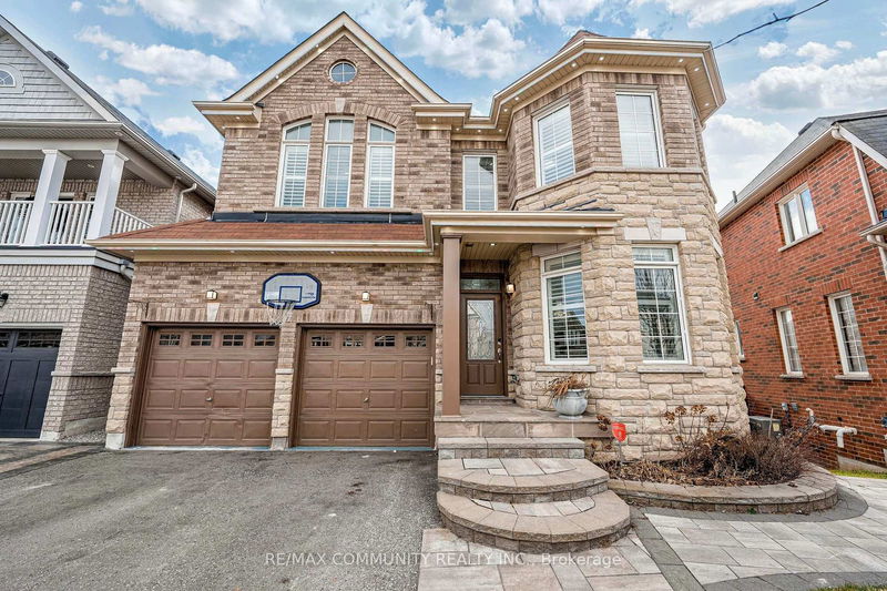 home for sale on 7 Sewell Crescent