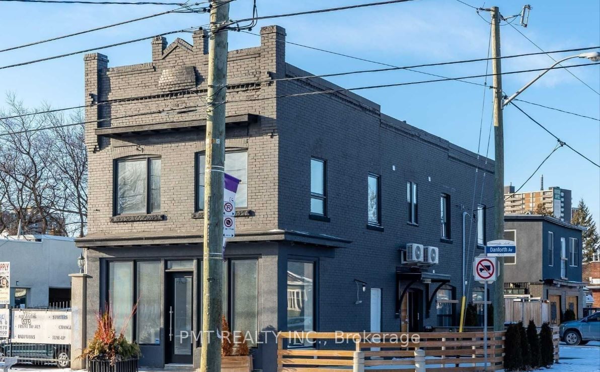 Building at 3224 Danforth Avenue, Toronto, Oakridge