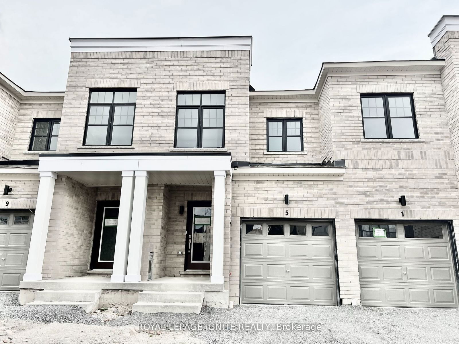 Townhouse for lease at 5 King George Way, Clarington, Bowmanville, L1C 7E5 - MLS: E11907476