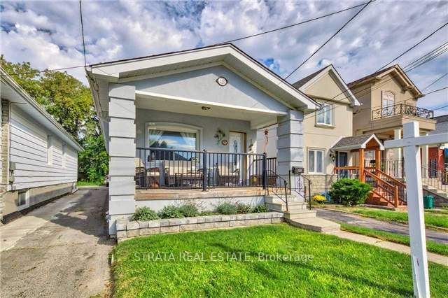 Lower Level for lease at Lower-220 Holborne Avenue, Toronto, Woodbine-Lumsden, M4C 2R9 - MLS: E11907689