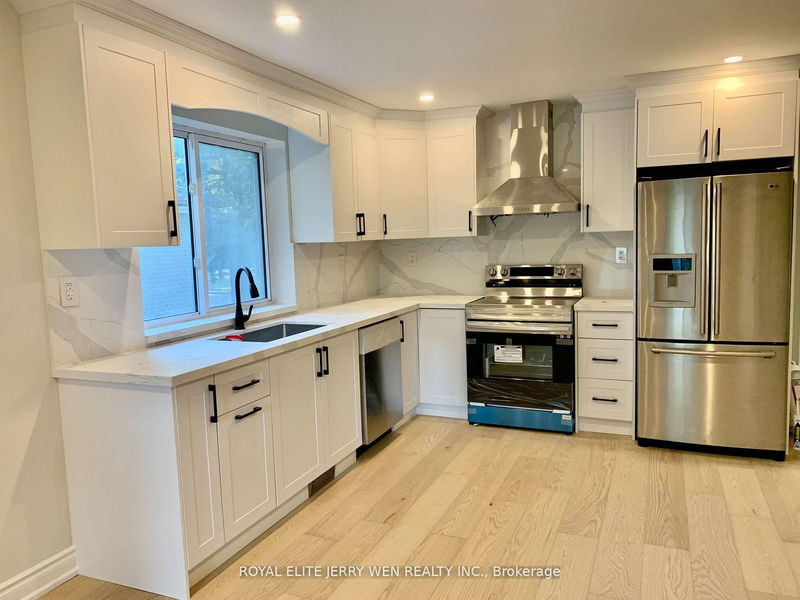 home for lease on Upper-38 Thorncroft Crescent