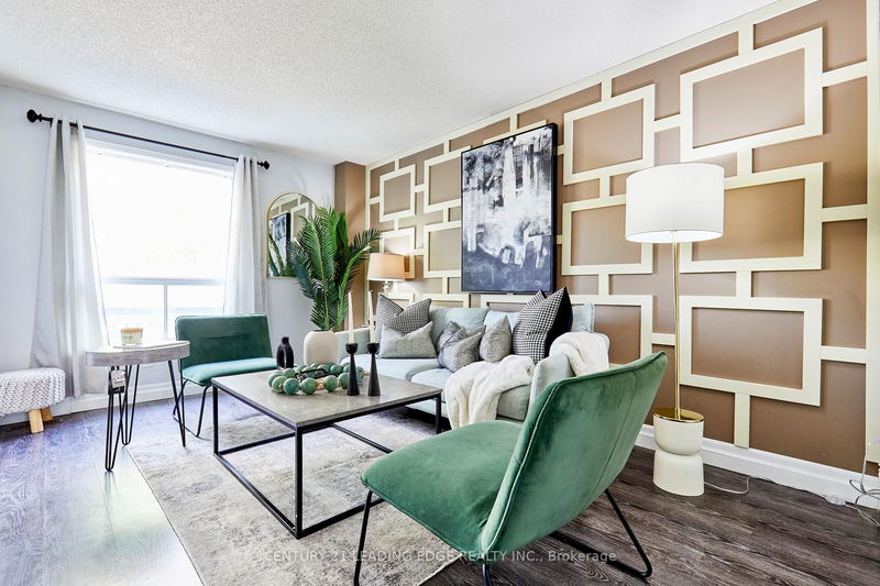 home for sale on 324 Elgin Street W