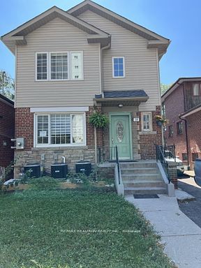 Detached House for lease at 139 Gowan Avenue, Toronto, Broadview North, M4K 2E5 - MLS: E11911482