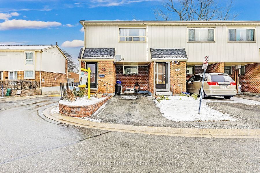 Townhouse for sale at 29-2451 Bridletowne Circle, Toronto, L'Amoreaux, M1W 2Y4 - MLS: E11911619