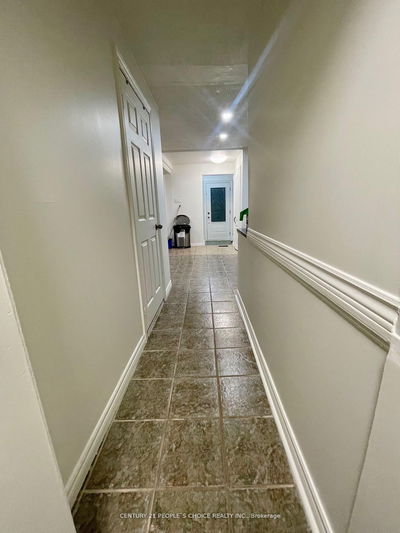 20 Butterworth Ave, Toronto - Oakridge image-0-1