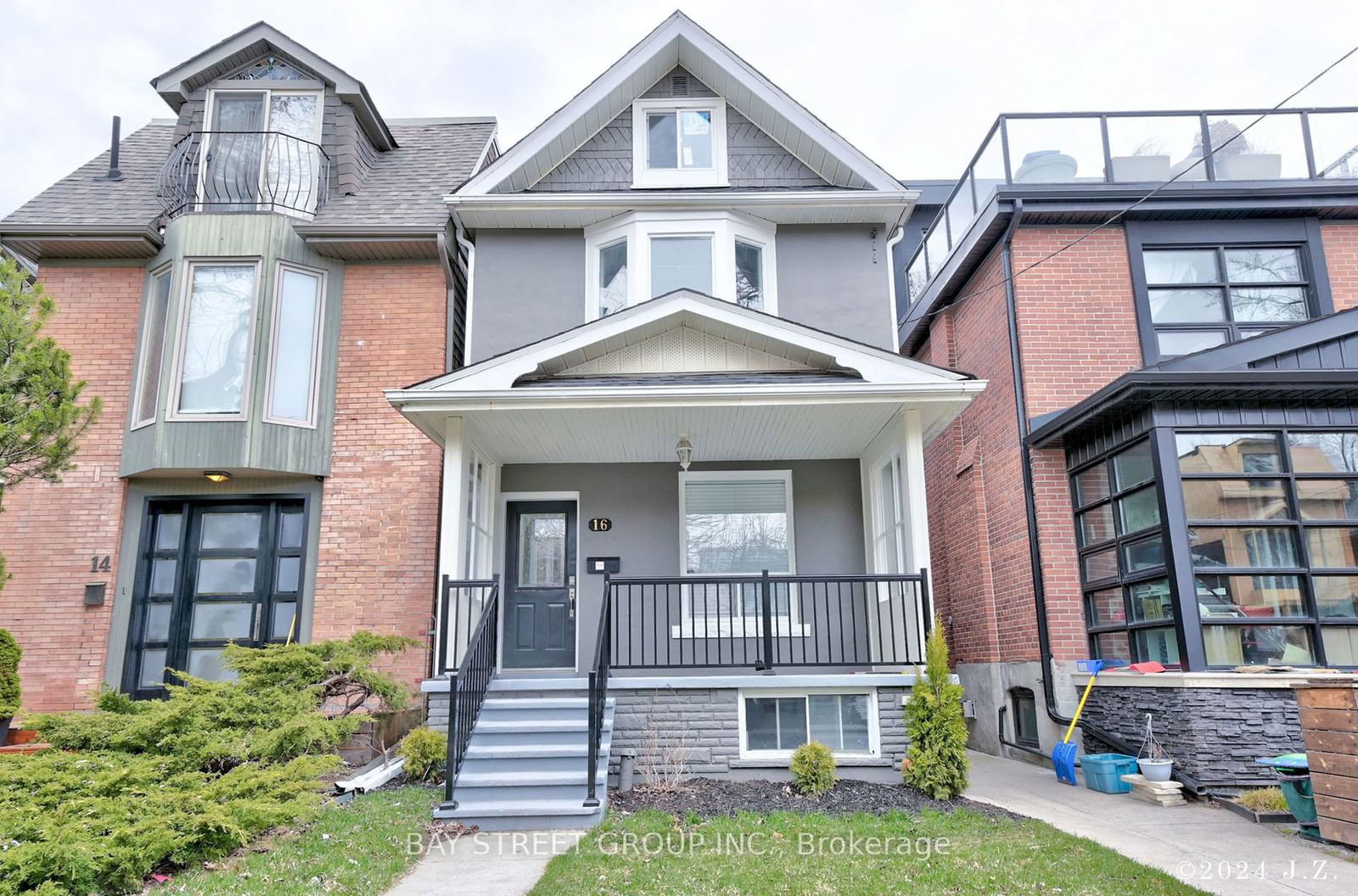 Detached House leased at Upper-16 Cavell Avenue, Toronto, North Riverdale, M8V 1P2 - MLS: E11912175