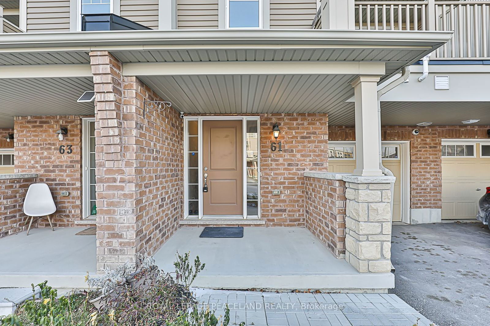 Townhouse for lease at 61 Tabaret Crescent, Oshawa, Windfields, L1L 0G5 - MLS: E11912334