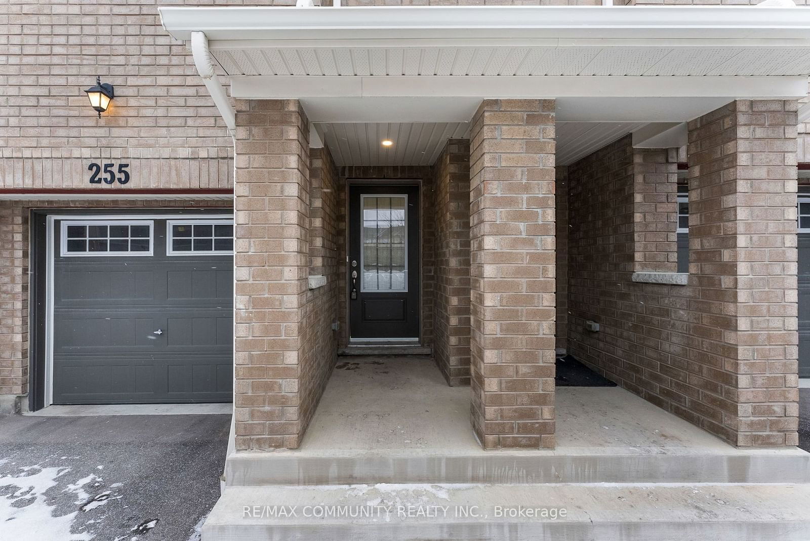 Townhouse sold at 255 Danzatore Path, Oshawa, Windfields, L1L 0P9 - MLS: E11912983