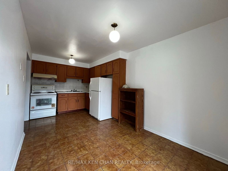 85 Blake St, Toronto, M4J 3E2 | Image 2