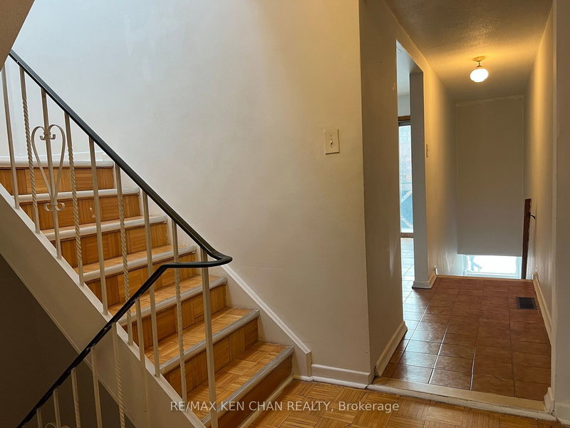 85 Blake St, Toronto, M4J 3E2 | Image 3