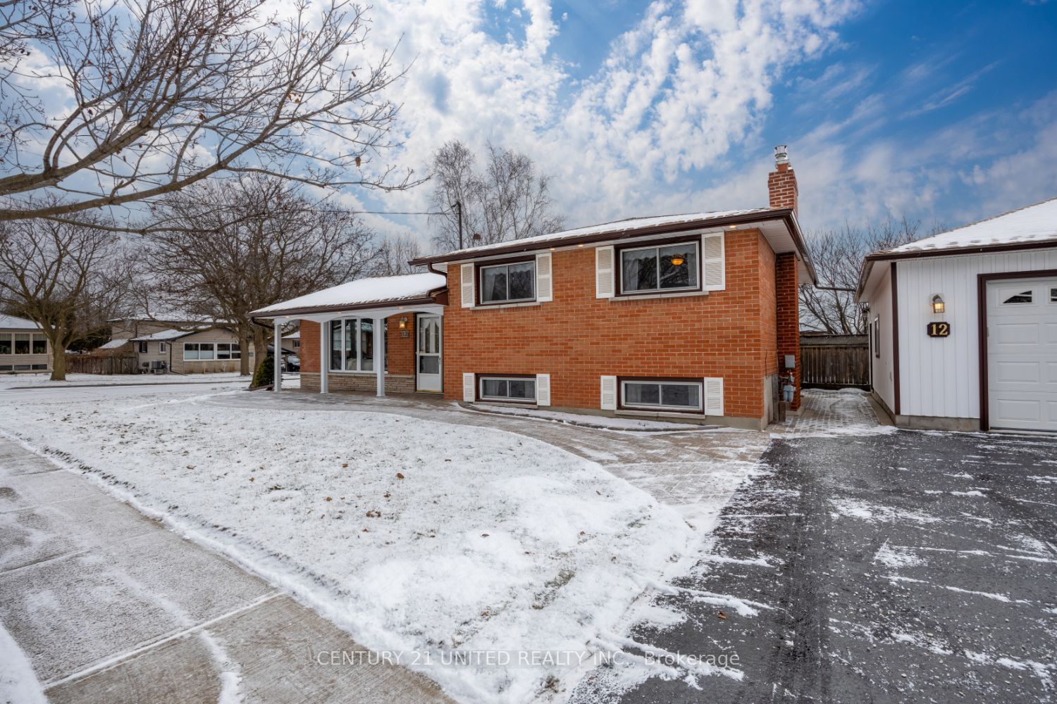 Detached House for sale at 12 Strike Avenue, Clarington, Bowmanville, L1C 1K3 - MLS: E11915030