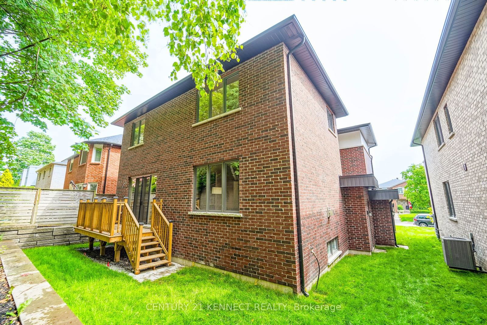 Detached House leased at 21 Blueking Crescent, Toronto, Rouge E10, M1C 4N1 - MLS: E11915153