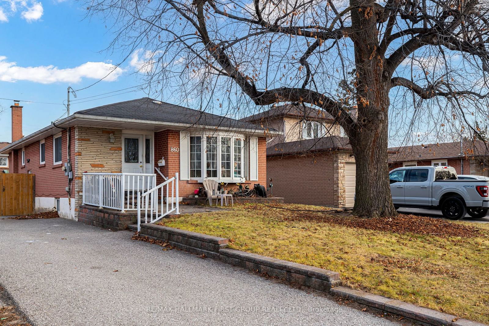 Detached House sold at 860 Sanok Drive, Pickering, West Shore, L1W 2R4 - MLS: E11915360