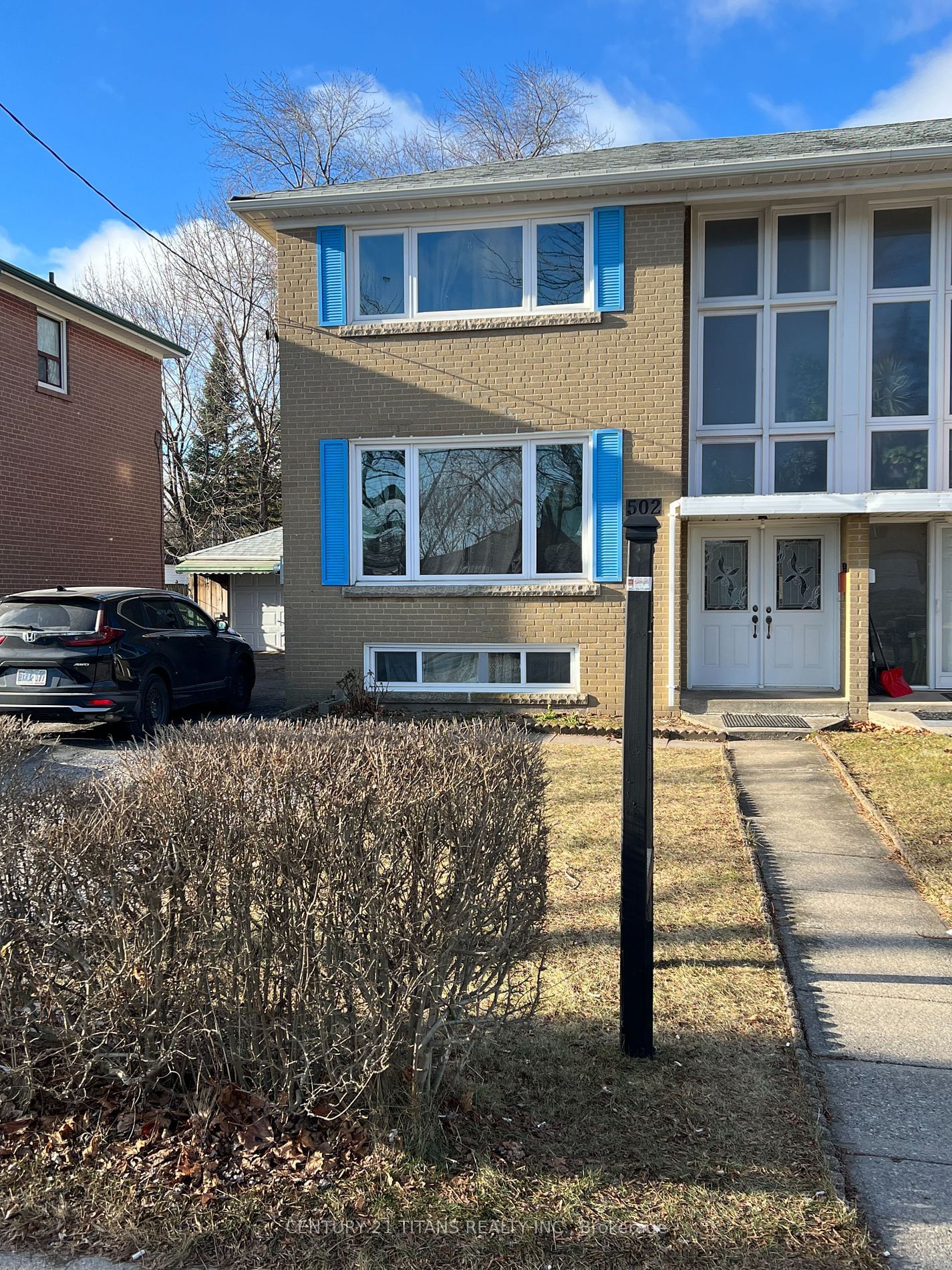 Semi-Detached House sold at 502 Midland Avenue, Toronto, Birchcliffe-Cliffside, M1N 1T1 - MLS: E11915420