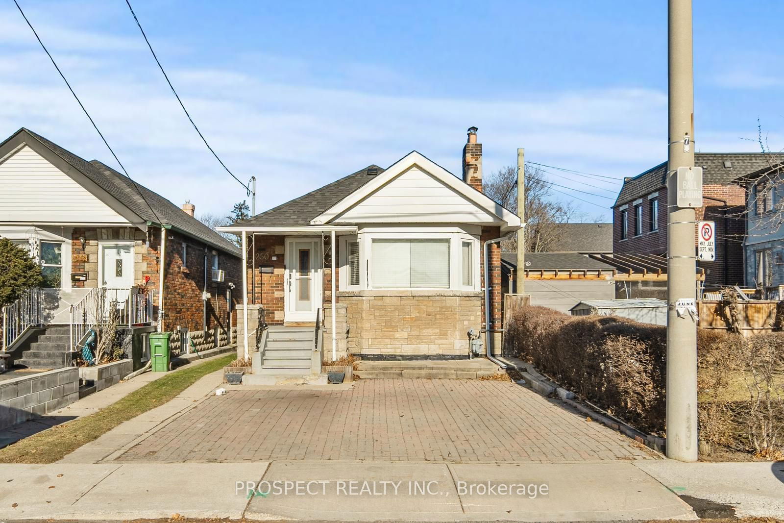 Detached House leased at 250 Westwood Avenue, Toronto, Danforth Village-East York, M4J 3Y7 - MLS: E11915925