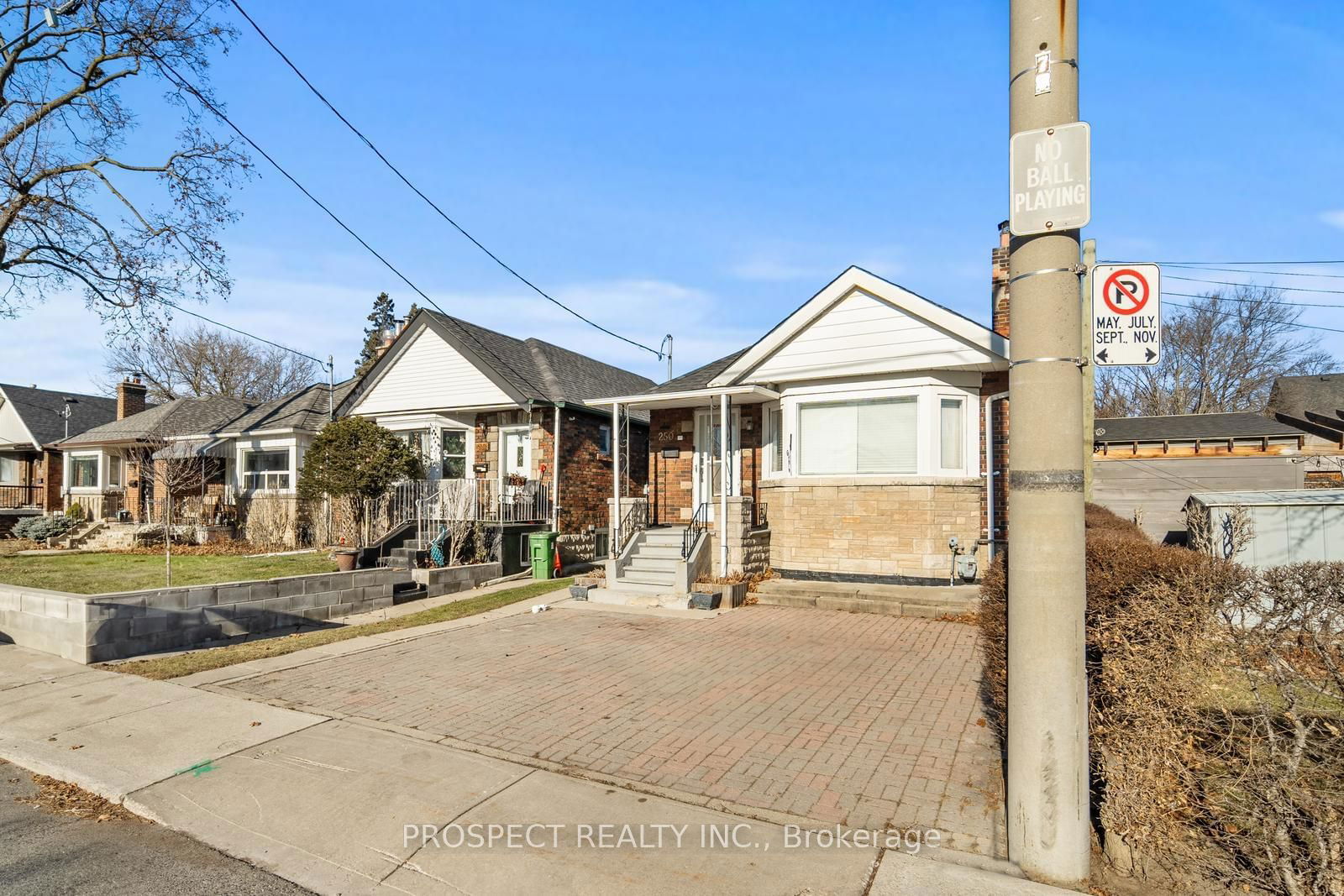 Detached House leased at 250 Westwood Avenue, Toronto, Danforth Village-East York, M4J 3Y7 - MLS: E11915925