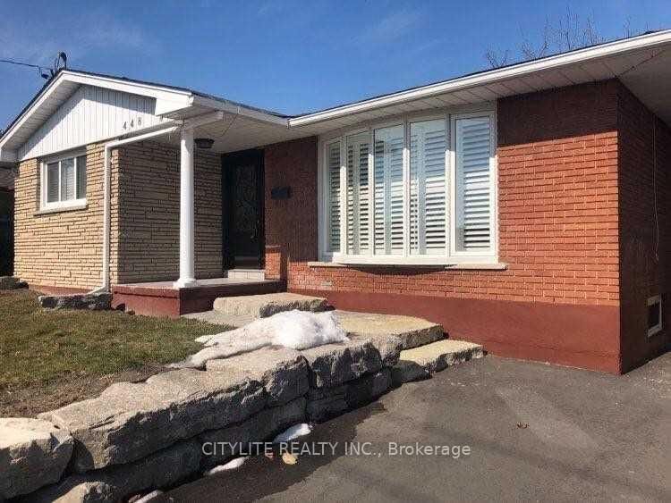 home for lease on 448 Adelaide Avenue E
